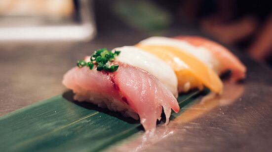Ястията от прясна риба са склад на протеини и мастни киселини в японската диета