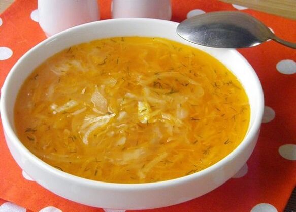 Зелева супа в менюто за тези, които искат да отслабнат благодарение на киселото зеле