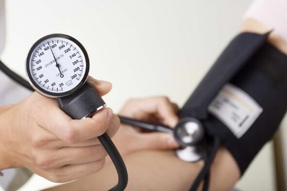 На хора с високо кръвно налягане е забранено да спазват мързеливата диета